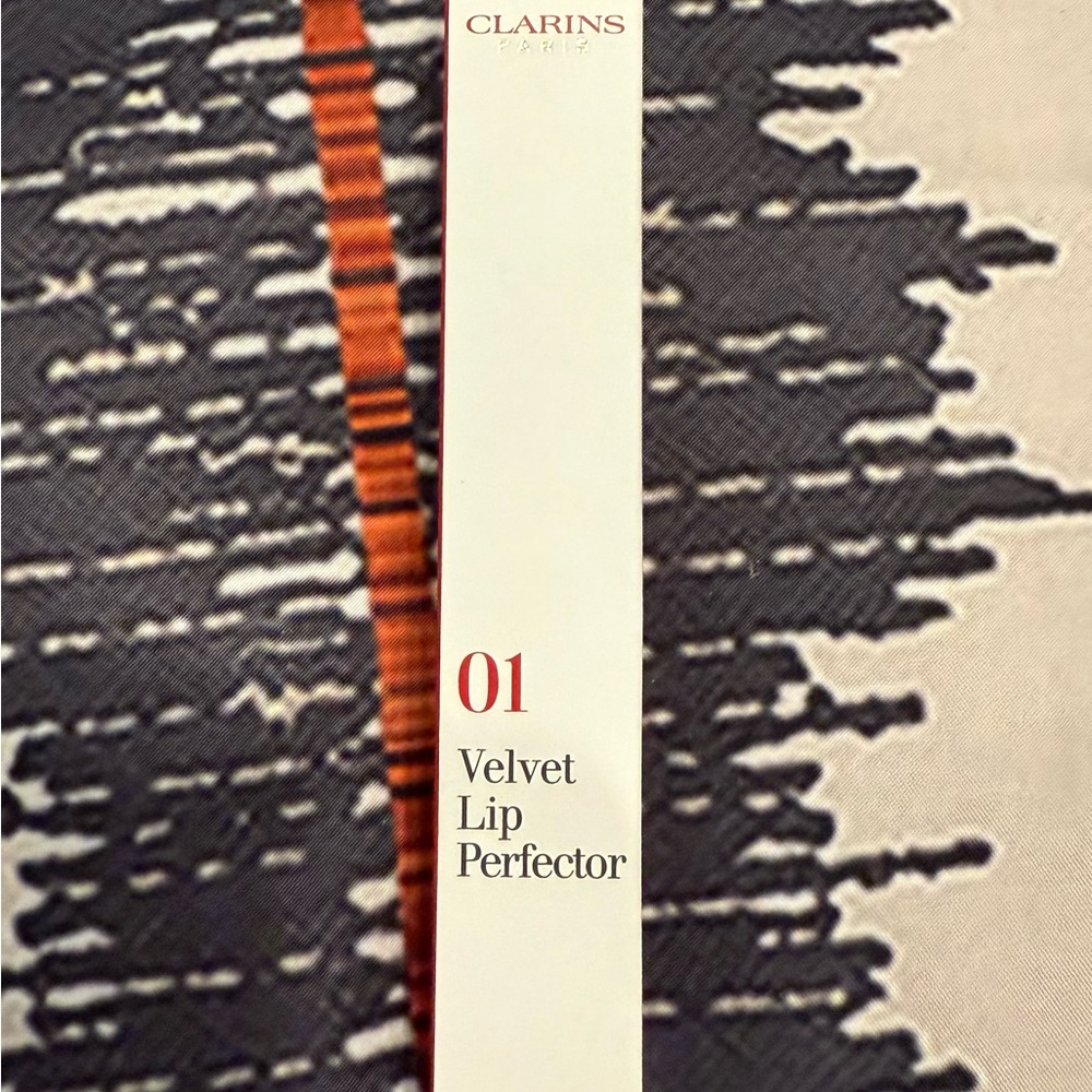 Clarins Velvet Lip Perfector - Rich Red Hue
